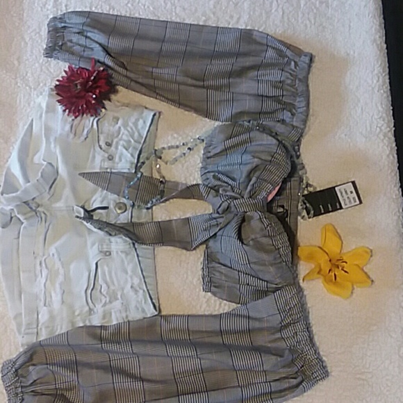 Hot & Delicious Crop Top Plaid Houndstooth - Picture 3 of 8